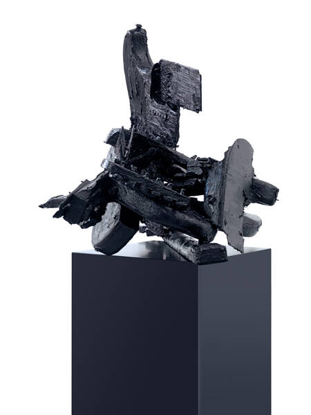 Black Flag (Undead), 2011, 160 x 40 x 40 cm (mit Sockel)